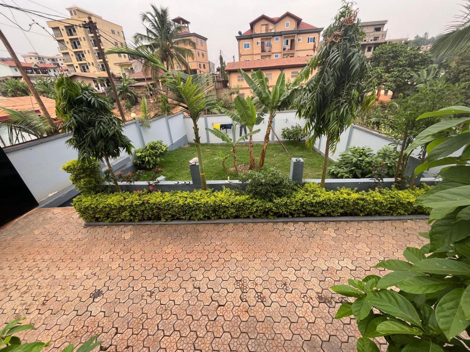 Afan Yaounde Lodge Exterior photo